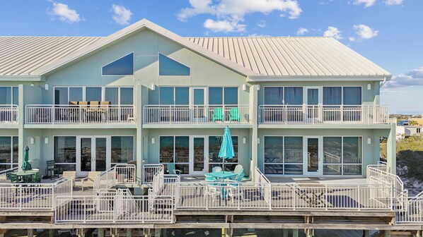 Terrace/patio - Beautiful Gulf front townhome at White Sands! (Pensacola Beach)
