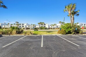 Property grounds - Beautiful Gulf front townhome at White Sands! (Pensacola Beach)