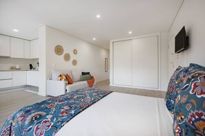 1 soverom, strykejern/-brett, internettilgang og sengetøy