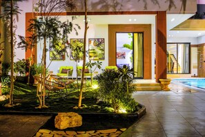 Villa – elite, 2 soverom, bassengutsikt | Terrasse/patio