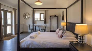 Iron/ironing board, travel cot, WiFi, bed sheets