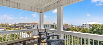 Beach House! Spacious 4BR Retreat, Steps to Beach, Gulf Views & Viewing Deck!