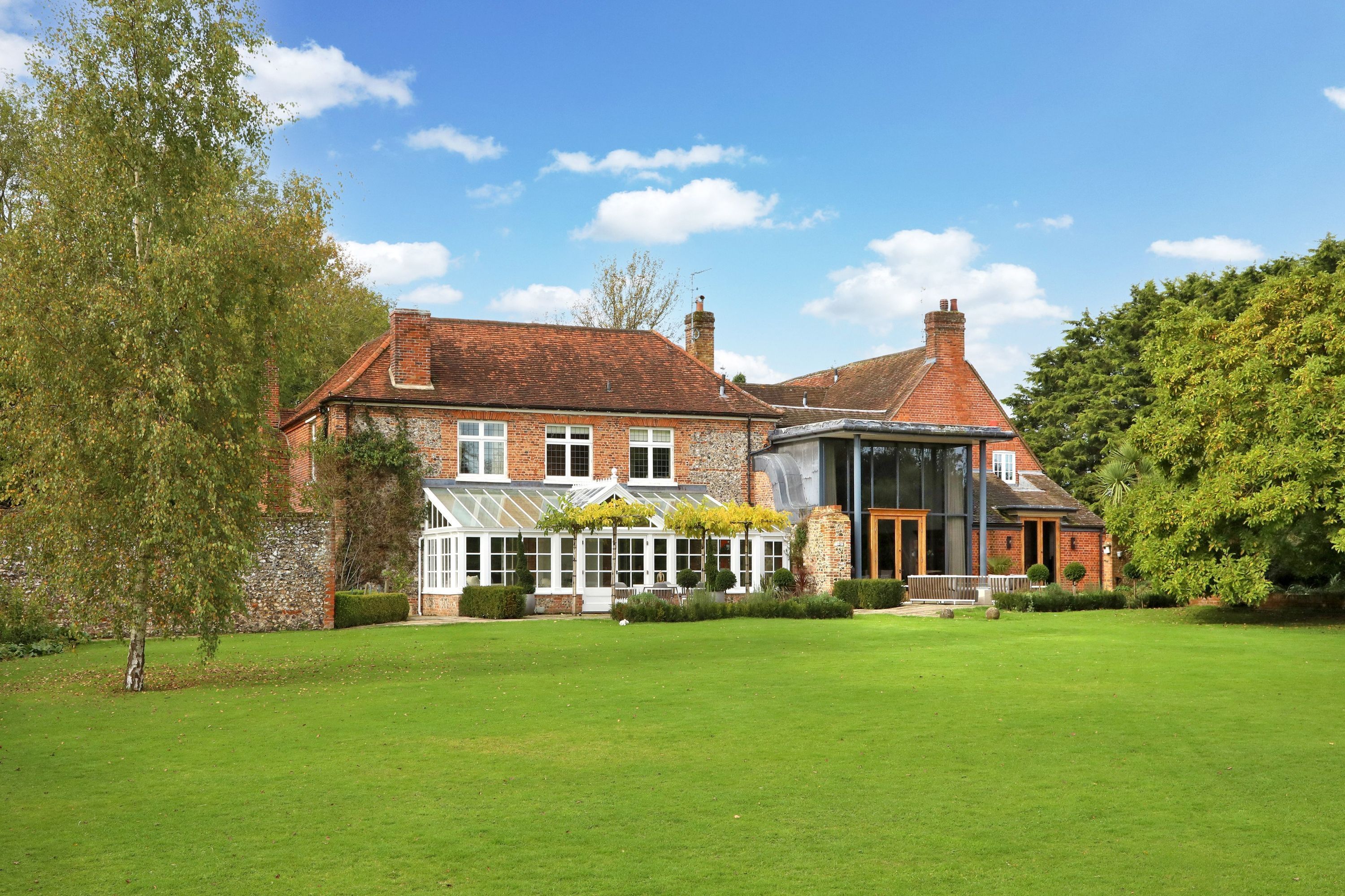 Villa | 5 bedrooms, desk