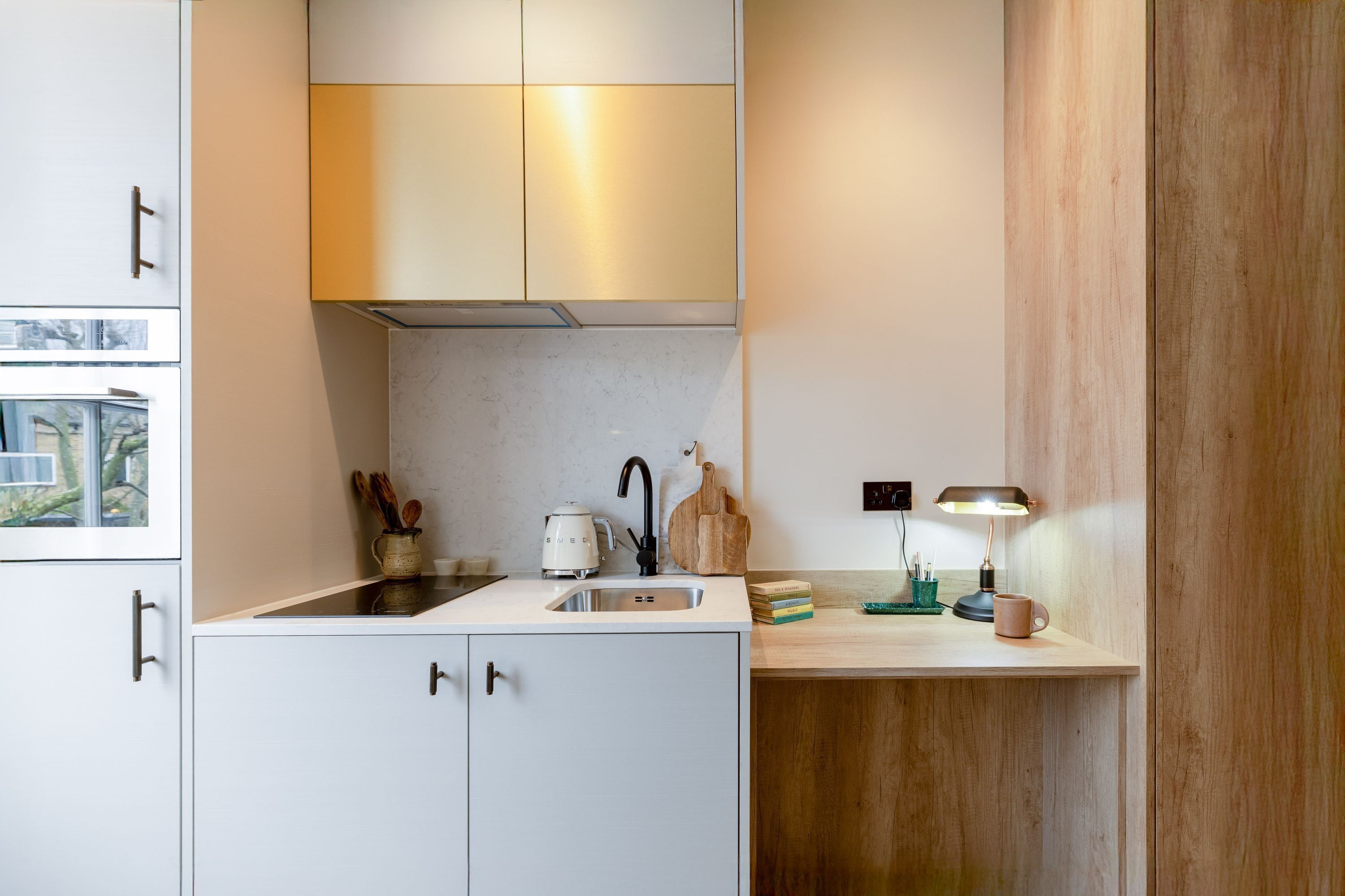 Studio, Smoking | 4 bedrooms, desk