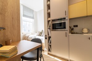 House, Smoking | 4 bedrooms, desk - Smart Stays Suites in Sloane Square (London)