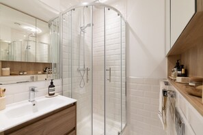 Studio | 4 bedrooms, desk - Smart Stays Suites in Sloane Square (London)