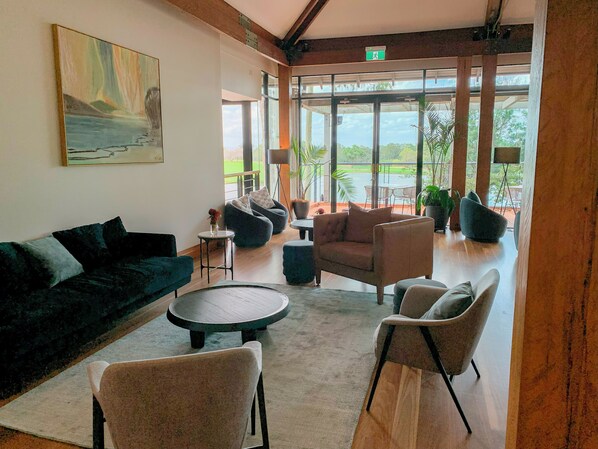 Lobby sitting area - CYPRESS LAKES HUNTER VALLEY (Pokolbin)