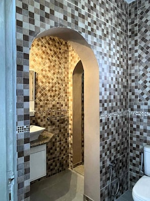 Shower, towels