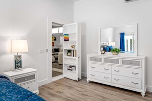 5 Schlafzimmer, Bügeleisen/Bügelbrett, kostenloses WLAN, Bettwäsche