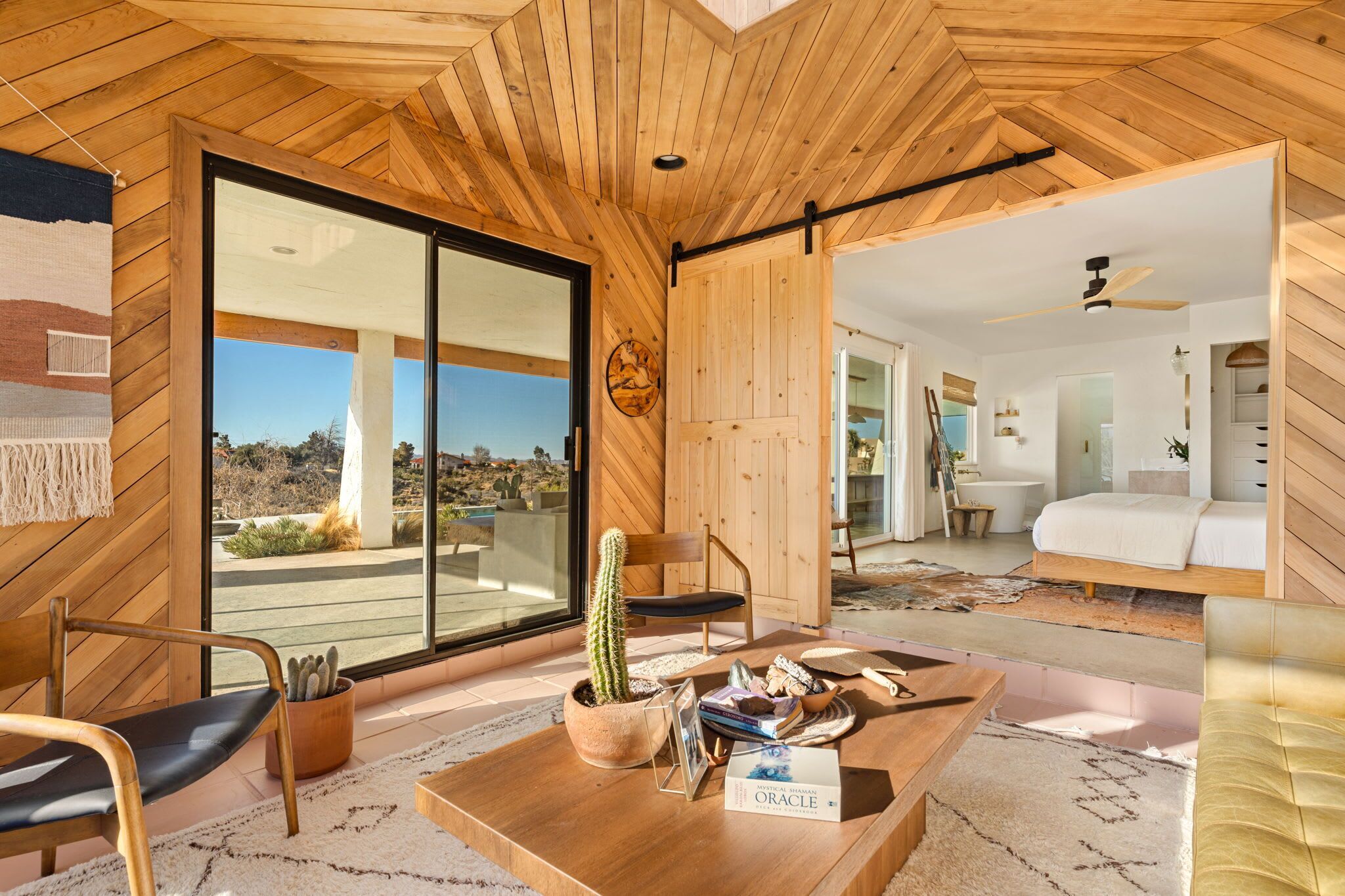 3 Schlafzimmer, Schreibtisch, Bügeleisen/Bügelbrett, Reisekinderbett