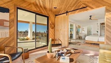 3 Schlafzimmer, Schreibtisch, Bügeleisen/Bügelbrett, Reisekinderbett