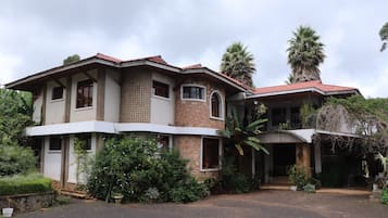 Mặt tiền nơi lưu trú