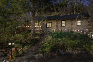 Exterior - Hottub/Arcade/Historic Cabin/Mins to AVL & WVL (Weaverville)