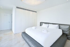 3 soverom, skrivebord, strykejern/-brett og wi-fi