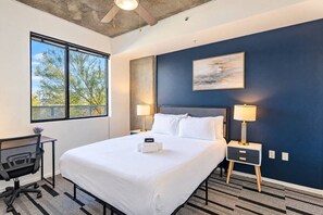 Room - Luxury Stay at DT PHX Balcony,Pool,Gym,Parking,WD (Phoenix)