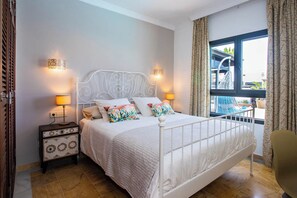 2 bedrooms, in-room safe, iron/ironing board, bed sheets