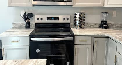 Charming 3-bedroom house in delightful Wellford with new appliances, WiFi, AC