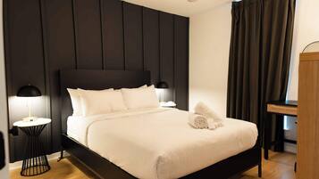 2 bedrooms, desk, iron/ironing board, travel crib