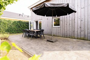 Outdoor dining - Holiday Home for Family in Bemelen (Bemelen)