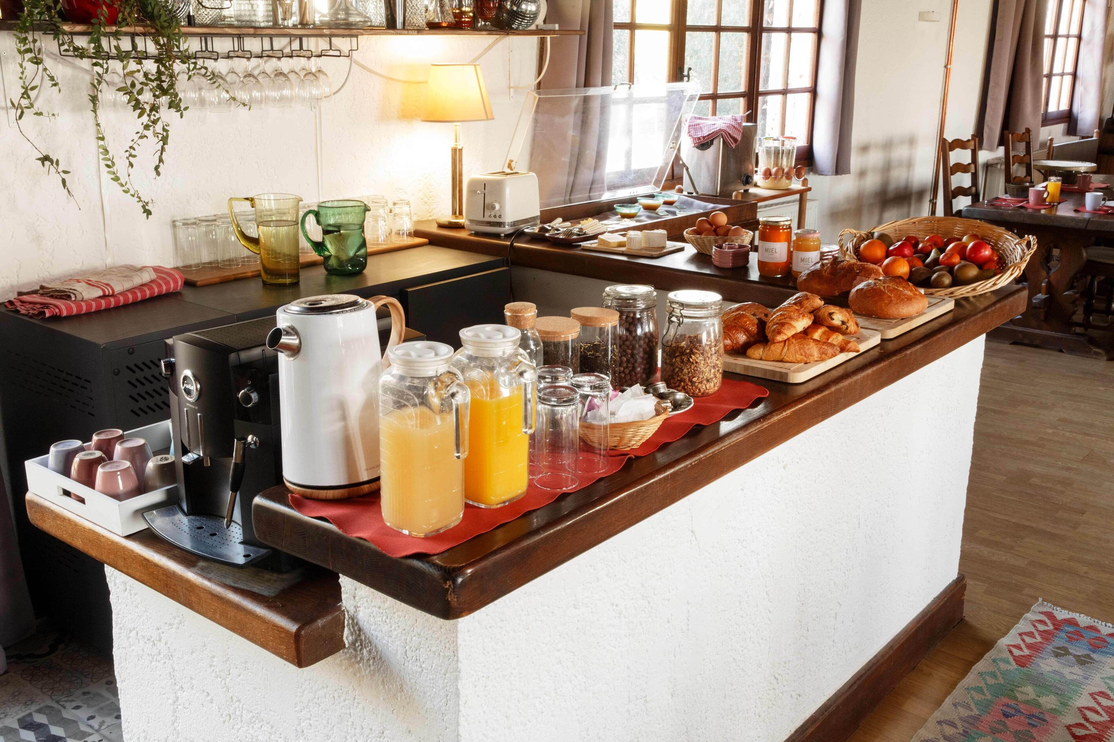 Desayuno con opciones de la cocina local incluido todos los días 