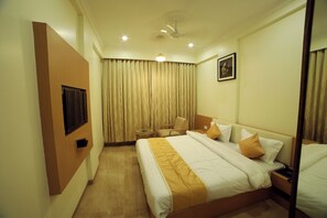 Caja de seguridad en la habitación y escritorio 