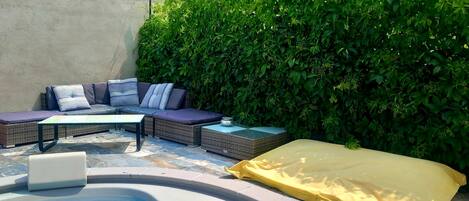 Bain à remous extérieur