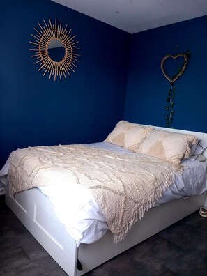 3 bedrooms, iron/ironing board, travel crib, free WiFi