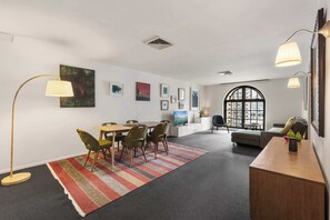 Interior - Hyde Park Views Summa (Surry Hills)