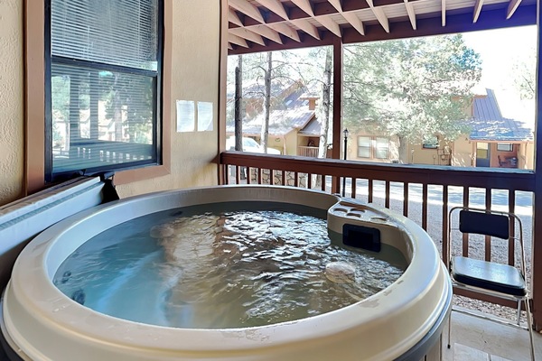 Bañera de hidromasaje al aire libre