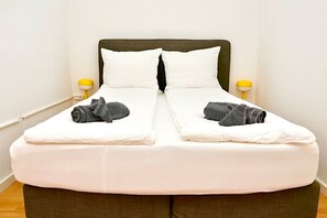 2 Schlafzimmer, Schreibtisch, Reisekinderbett, kostenloses WLAN