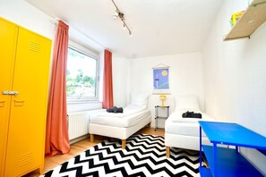 2 Schlafzimmer, Schreibtisch, Reisekinderbett, kostenloses WLAN