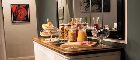 Desayuno bufé gratuito y diario