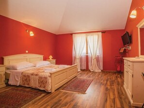 3 chambres, fer et planche à repasser, Wi-Fi gratuit, draps fournis