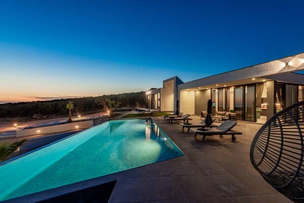 Pool - Modern Villa Porta (Novalja)