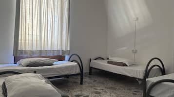 Bureau, espace de travail pour ordinateur portable