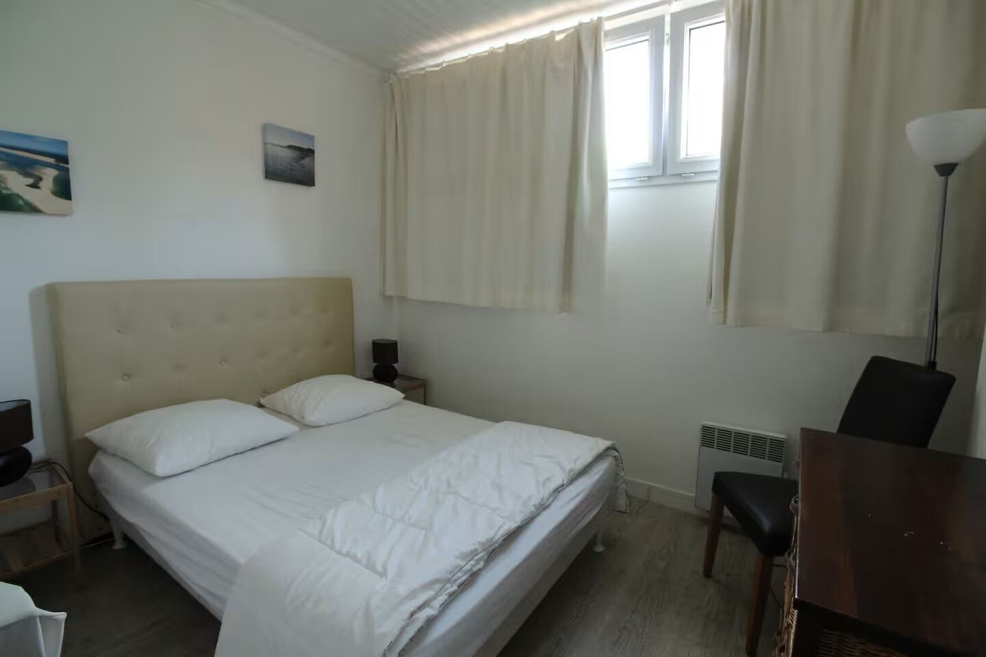 3 habitaciones, tabla de planchar con plancha, wifi y ropa de cama 