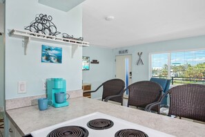 Interior - ☀️ Short Walk to Beach, Perfect for Couples Getaway - Crescent Shore 201 ☀️ (Fort Myers Beach)