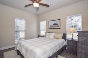 2 bedrooms, iron/ironing board, WiFi, bed sheets