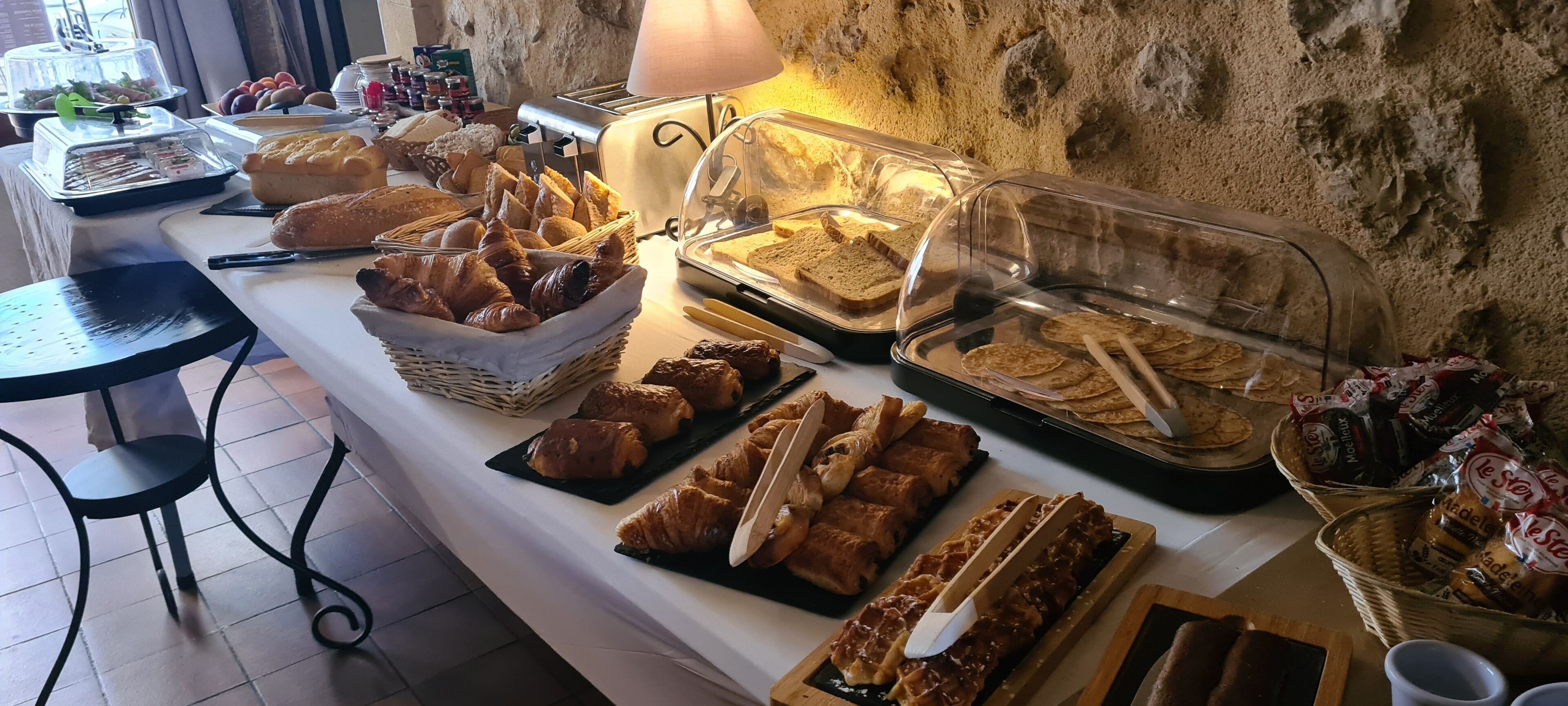 Daily buffet breakfast for a fee