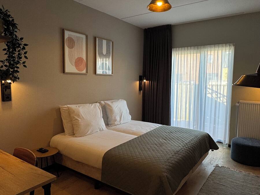 Deluxe Double Room, Private Bathroom | Hypo-allergenic bedding, in-room safe, desk, laptop workspace