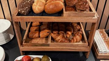 Daily buffet breakfast (EUR 15.50 per person)