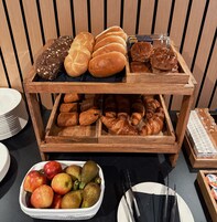 Se ofrece un desayuno bufé (16.50 EUR por persona)