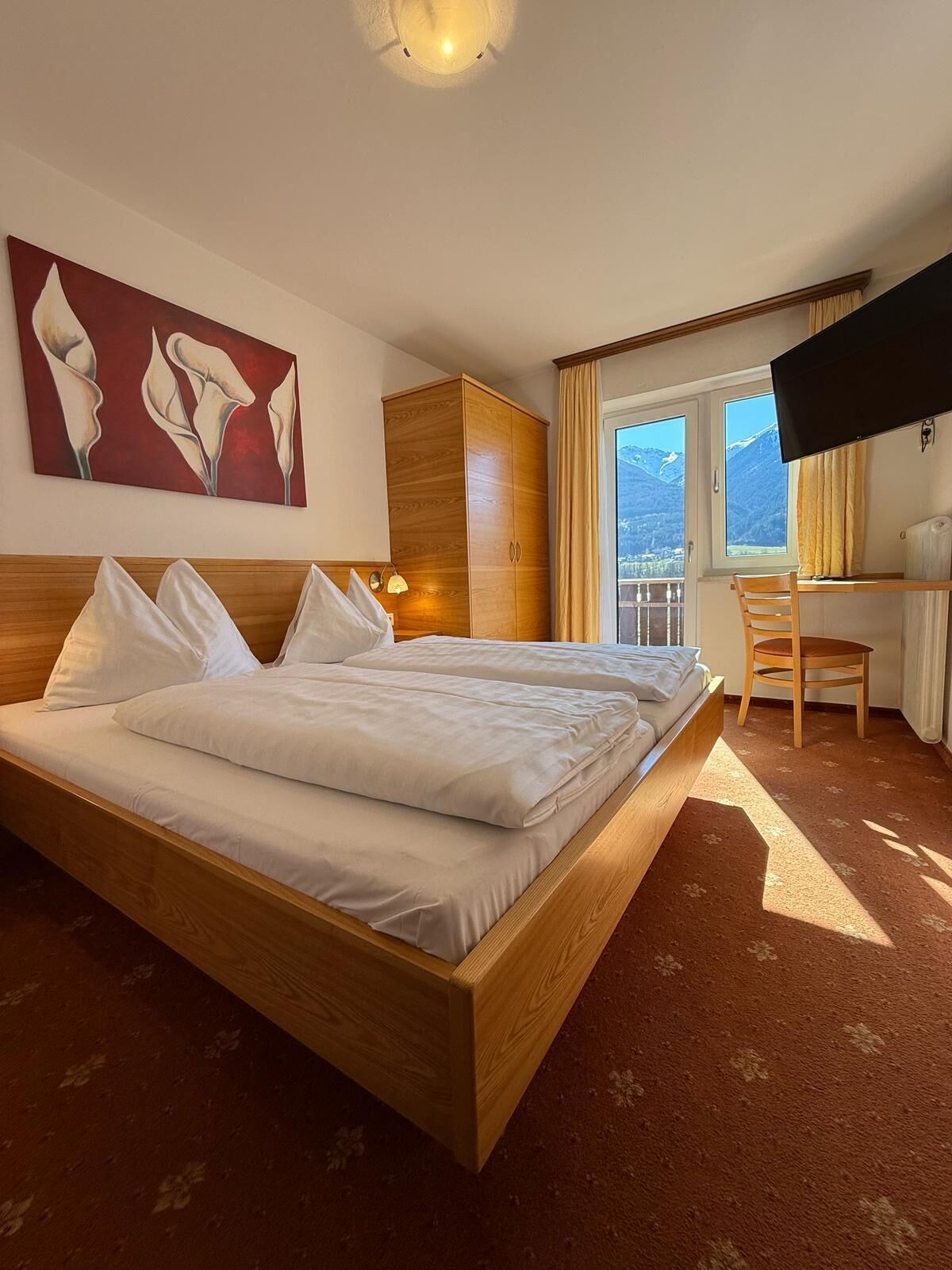 Comfort-Doppelzimmer, Balkon, Bergblick | Schreibtisch, kostenloses WLAN