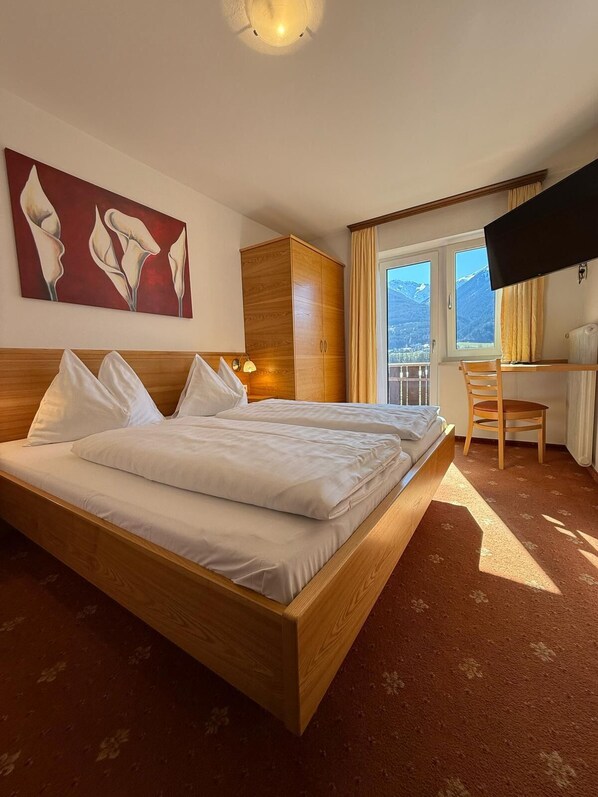 Comfort Double Room, Balcony, Mountain View