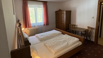 Familienzimmer, 2 Schlafzimmer | Schreibtisch, kostenloses WLAN