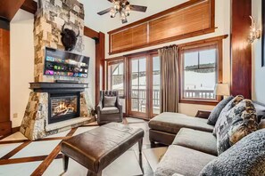 Smart TV, fireplace, books, stereo - Premium Peak 8 One Ski Hill Place Penthouse - AC, Pool, Spa & Mtn Views (Breckenridge)