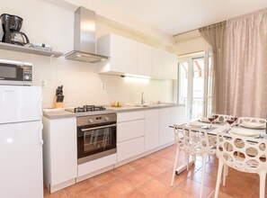 Apartment (One Bedroom Apartment (Anna)) | Private kitchen | Fridge