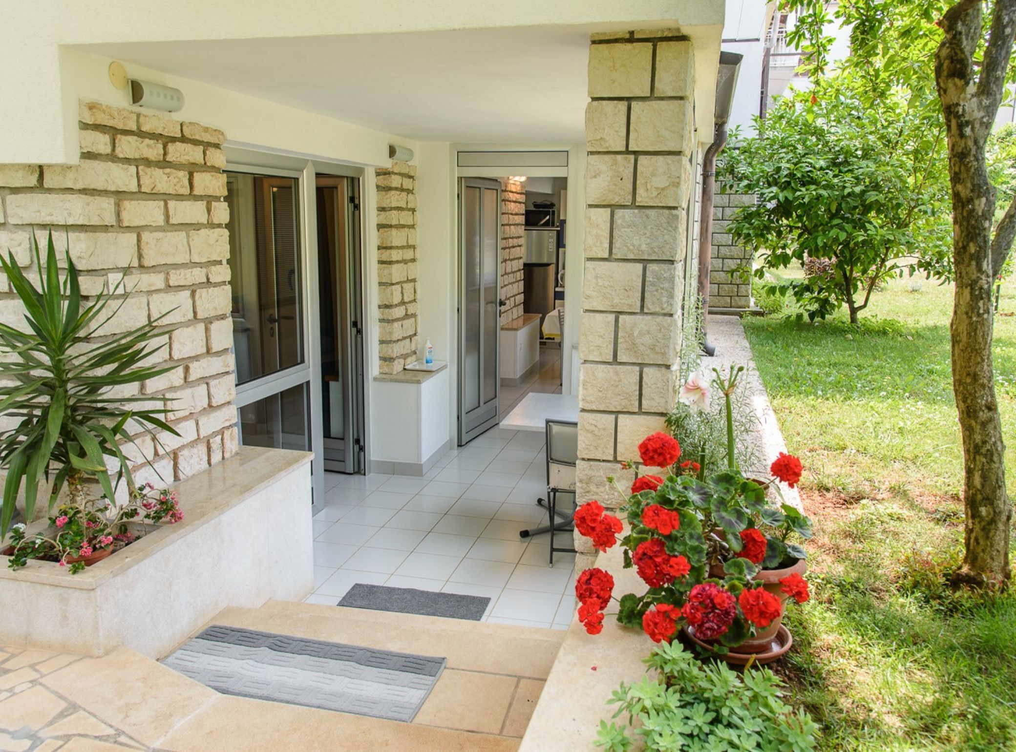 المنشأة من الخارج