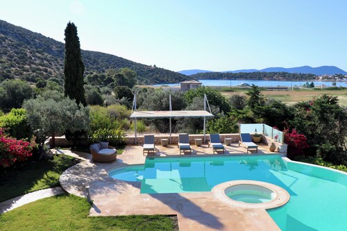 Grand Bleu Villa Serenity