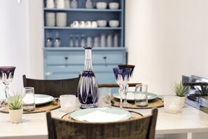 Dining - Casa das irmas. Typical Algarvian house in the center of town. (Olhão)